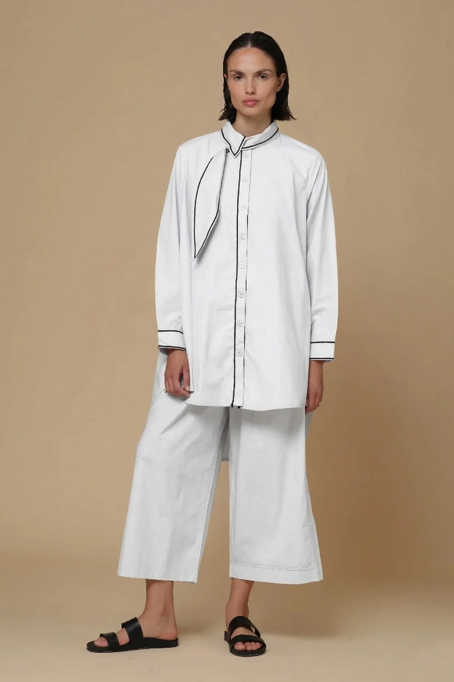 B434 WHITE